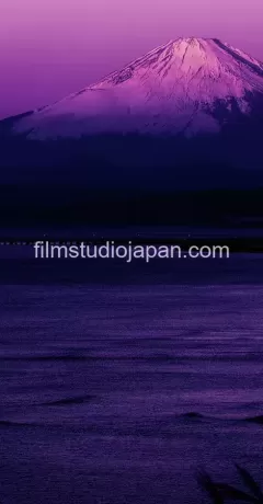 First-Light-2022-Mt-Fuji-Japan-Winter-surfers-celebrating-the-new-year First-Light-2022-Mt-Fuji-Japan-Winter-surfers-celebrating-the-new-year